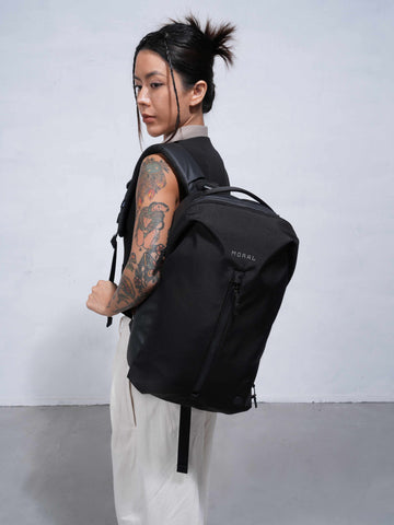Ruksak MORAL BAGS Umago Ronin, crna, nošenje na leđima, rPET nylon mat teksture, 46×29×12 cm