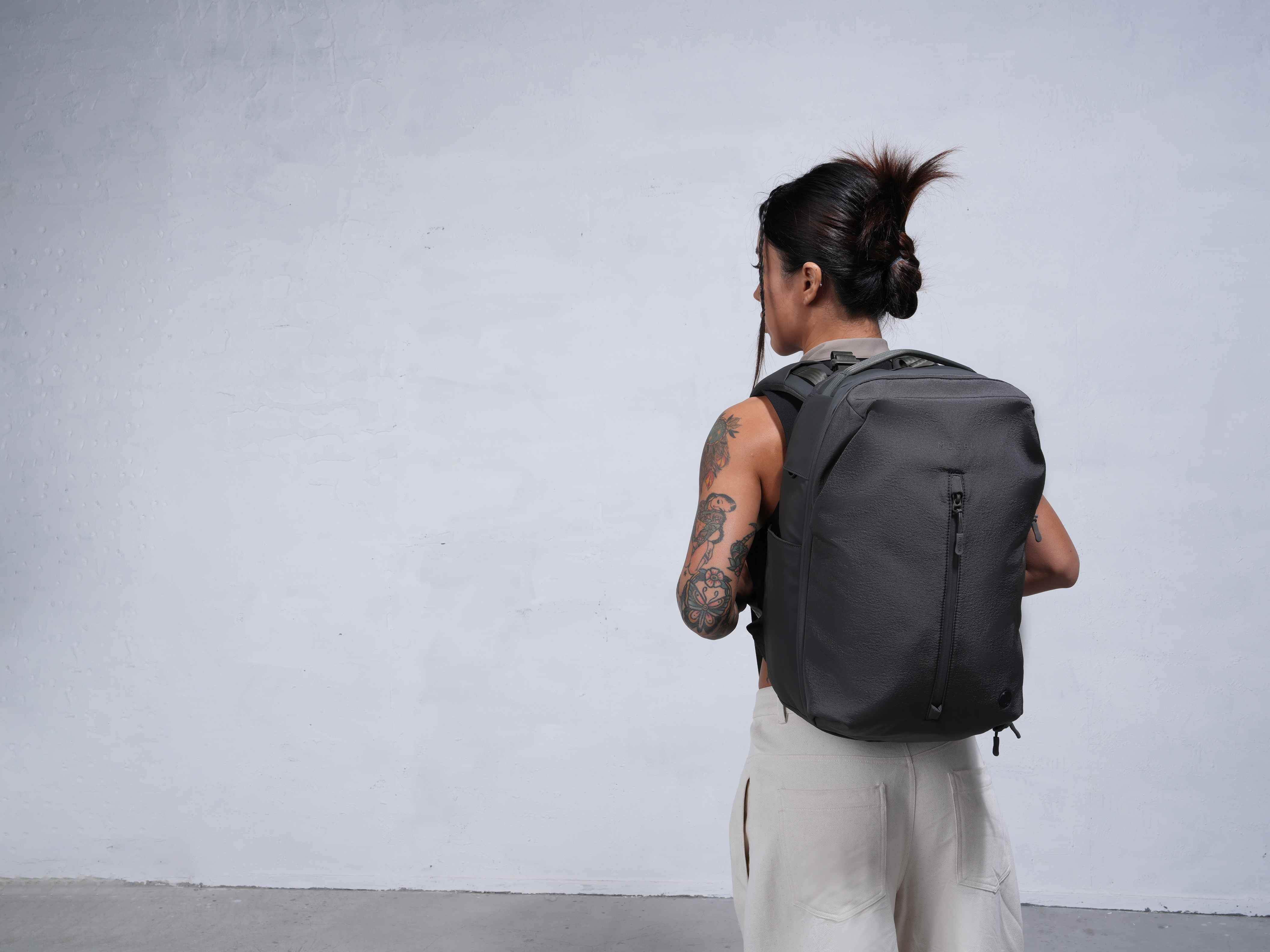 Ruksak MORAL BAGS Umago Ronin siva, nošenje na leđima, rPET nylon mat teksture, 46×29×12 cm