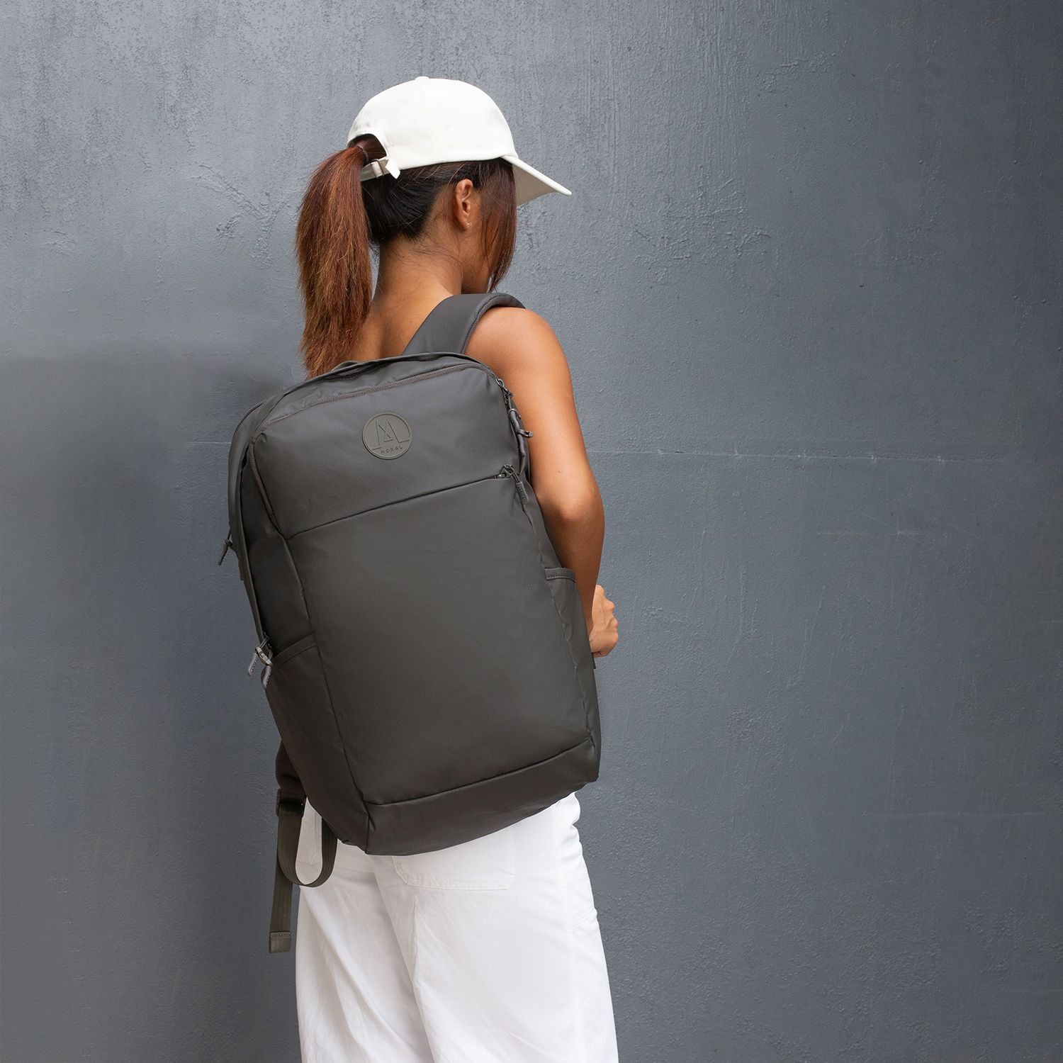 Ruksak MORAL BAGS Nova Straya, crna, leđni panel s ergonomskim naramenicama, rPET ruksak 50×30×20 cm
